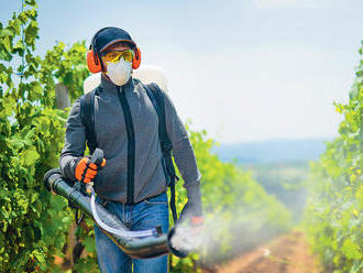 Pesticidy škodí lidem a přírodě, vědci hledají jejich 