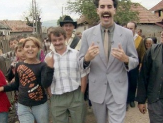 Borat je späť! Sacha Baron Cohen mal tajne natočiť dvojku: Toto VIDEO spustilo lavínu špekulácií