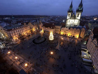 Odporcovia opatrení chcú na proteste v Prahe blokovať vládne objekty