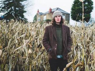 Jim Ghedi – nahnevaný folkový hudobník chce svetu niečo dôležité povedať