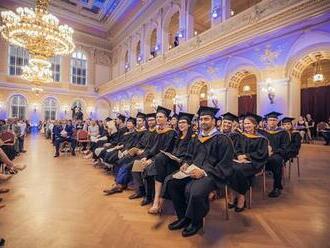 University of New York in Prague reaguje na dopyt trhu po profesionáloch v  odbore podnikových služieb