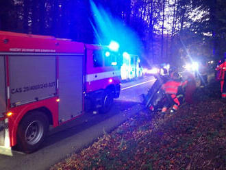 V Malenovicích u Zlína u křižovatky na obec Karlovice vyjel před šestou hodinou večerní osobní…