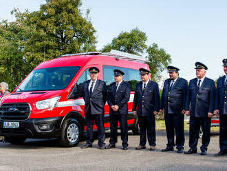 Hasiči v Hrbově a Svařenově mají nový dopravní automobil, ve zbrojnici zaparkoval Ford Transit