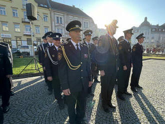 Při oslavách státního svátku byly v Hradci Králové uděleny medaile a zazněl i slib nováčků