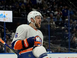 Obranca Pulock si zahrá za NY Islanders ďalších osem rokov