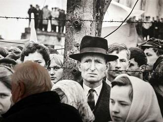 Výstava Diasových fotografií připomíná 80. výročí zahájení transportů