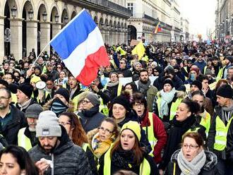 Elszabadultak az energiaárak Franciaországban, benzinutalványokat kell bevezetni