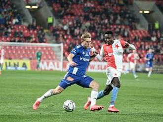 Slavia se kvůli bídné koncovce trápila až do konce, přesto dotáhla bodově Spartu