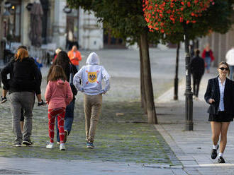 Prvé okresy sú čierne, všetky na severe. Zákaz cestovania zatiaľ nehrozí