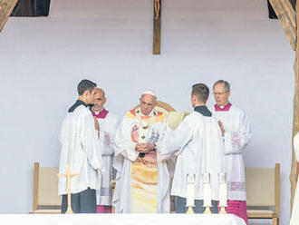 Maďarskí biskupi v Rumunsku urazili pápeža Františka