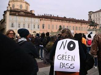 Protest v talianskom Terste: Demonštrantov nezastavil ani zásah polície