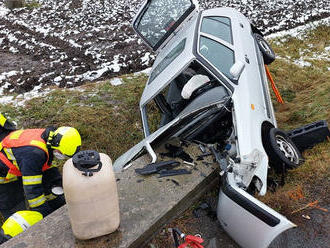 Tragická nehoda uzavřela silnici mezi obcemi Bílavsko a Hlinsko pod Hostýnem na Kroměřížsku, zemřela spolujezdkyně