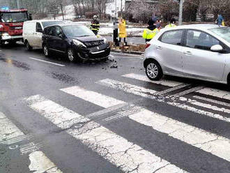 Jednotka ze stanice Ústí nad Labem vyjela k dopravní nehodě tří osobních aut v ulici Sociální péče…