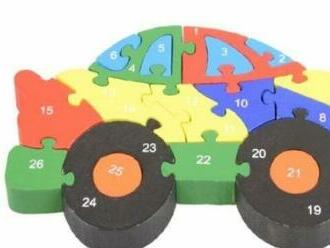 Detské drevené vzdelávacie puzzle - auto var.2. Rozvíja jemnú motoriku a predstavivosť detí.