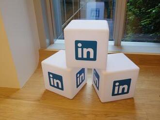 LinkedIn umožní hledat práci podle očkovací politiky firmy a možném Home Office