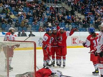 FOTO: Hokejistky v olympijské kvalifikaci zničily Polky, trefila se i Erbanová