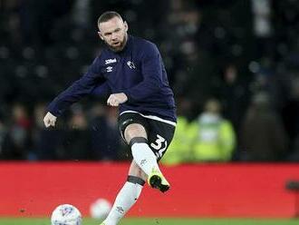 Rooney se řítí do záhuby, prchnout z Derby ale nehodlá. Jsem rváč, vzkázal