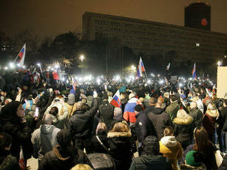 Pre zranenie policajtov na protestoch začali trestné stíhanie