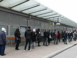 ONLINE: Rakúsko zavedie lockdown, očkovanie bude od februára povinné