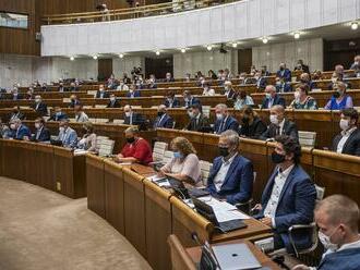 Poslanci ukončili deň diskusiou k potratom, Záborská predniesla zmeny