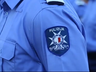 Za neoholenú bradu budú maltskí policajti čeliť disciplinárke