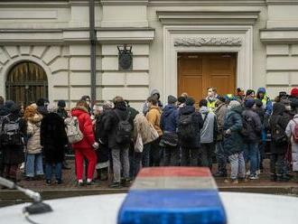 Súd v Moskve rozhoduje o osude Memorialu, prítomní sú aj zahraniční diplomati