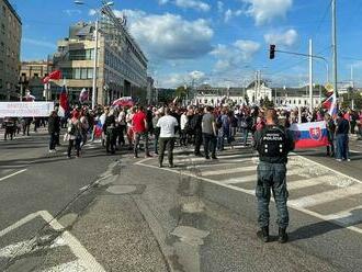 Buďte ohľaduplní, vyzýva polícia pred 17. novembrom. Bratislavu čaká 10 protestov