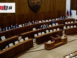 Dnes zasadá aj Národná rada: Poslanci pokračujú v diskusii o reforme národných parkov