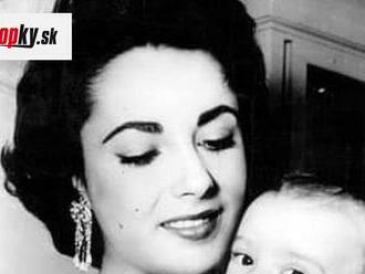 Vnuk Elizabeth Taylor by sa mohol živiť modelingom. Namiesto toho pokračuje v dobročinnom odkaze starej mamy