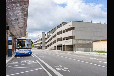 Díky podpoře IROP za téměř 190 mil. Kč mají v Benešově nový přestupní terminál a parkovací dům