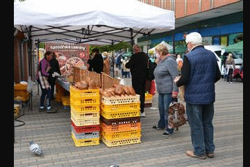 Hradec Králové: Farmářské trhy opět otevřeny  