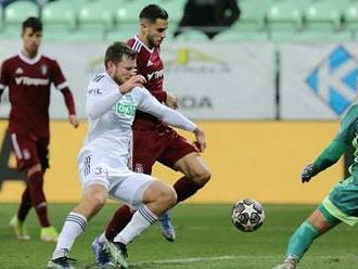 Bolek po velké chybě daroval Spartě výhru, Slavia vydolovala v Olomouci výhru