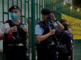 Voľby v Hongkongu sprevádza bojkot a policajný dohľad