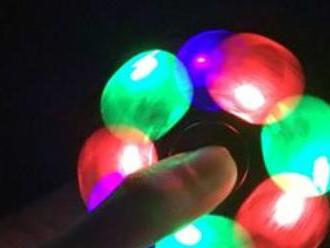 LED fidget spinner k odbúravaniu stresu a krelaxácii. Doprava zdarma.