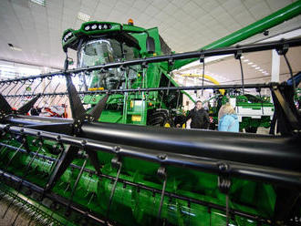 Výrobca agrotechniky Deere dosiahol v 1. kvartáli rekordný zisk