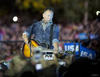 B. Springsteen dostal pokutu za konzumáciu alkoholu v národnom parku