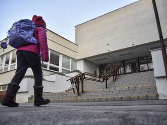 Gelnica od pondelka zatvorí základné aj materské školy