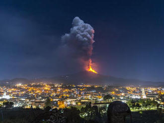 Ohnivé divadlo. Etna vybuchla šiestykrát za niekoľko dní