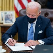 Prezident Biden chce napumpovat do výroby čipů v USA 37 mld. USD