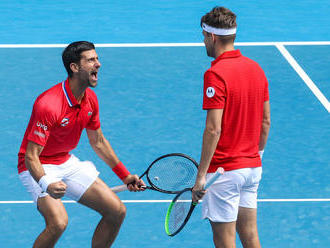 Djokovič režíroval výhru Srbska, Nadal prvý zápas vynechá