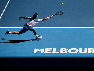 V Melbourne prerušili turnaje, do karantény môžu ísť stovky ľudí