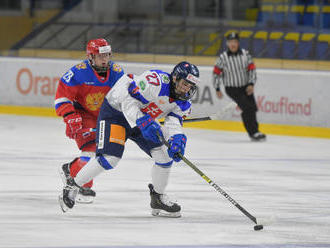 LIVE: Hokejové nádeje hrajú derby proti Česku. Sledujte zápas naživo