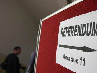 Referendum majú pod palcom neznámi ľudia