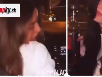 Nemocnice kolabujú a influencerky sa zabávajú: VIDEO nočnej jazdy Bratislavou! Provokácie s alkoholo