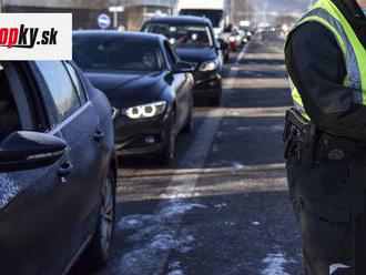 KORONAVÍRUS FOTO Vodiči sa zdržia na hraničných priechodoch zo Slovenska do Rakúska