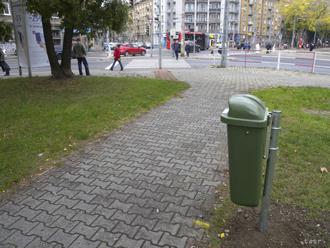 Počet smetných nádob na hrádzi rieky v N. Zámkoch sa zvyšovať nebude