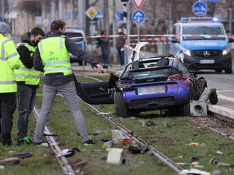 V Lipsku vrazilo auto do ľudí, hlásia 2 mŕtvych a 2 vážne zranených