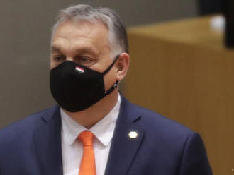 Orbán rokoval o otváraní obchodov so zástupcami obchodnej komory