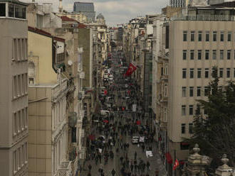 Ženy, študenti a členovia LGBT protestovali v uliciach Istanbulu