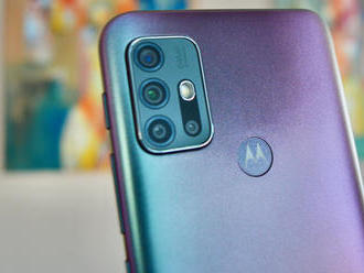 Motorola Moto G30 - chameleón s dobrou cenou